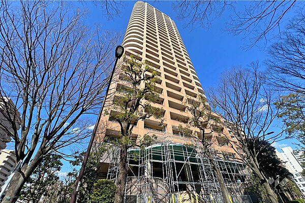 西早稲田パークタワーの外観（南西側から）