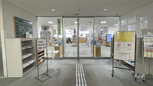 四谷図書館の外観