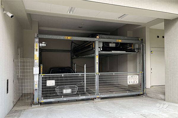 敷地内駐車場（屋内機械式）