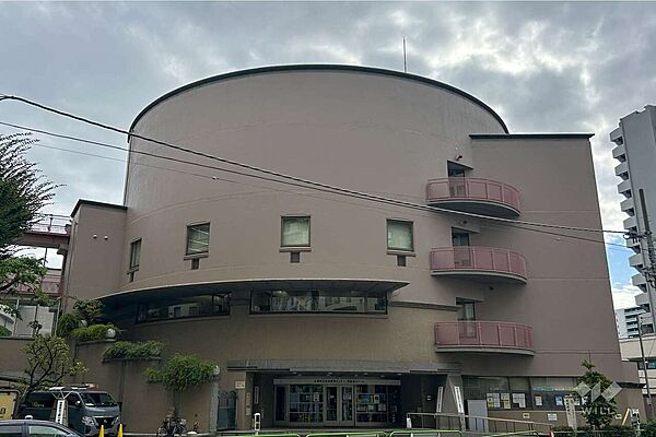 清島温水プールの外観
