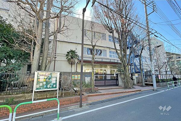 牛込第三中学校[公立]の外観
