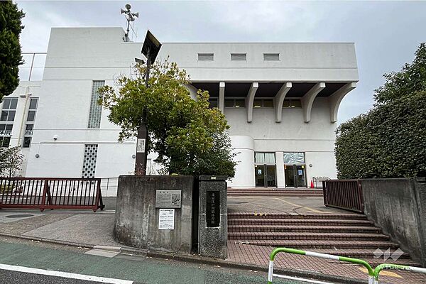 江戸川橋体育館の外観