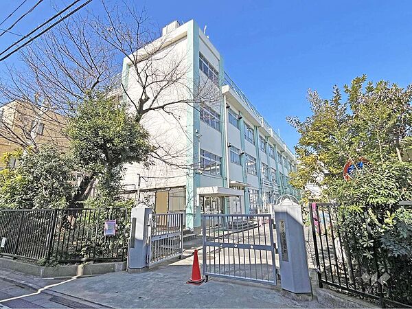 区民ひろば池袋本町（仮施設）の外観