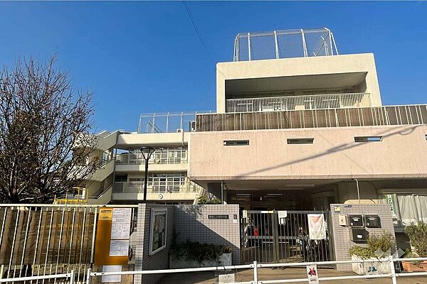 向原児童館の外観