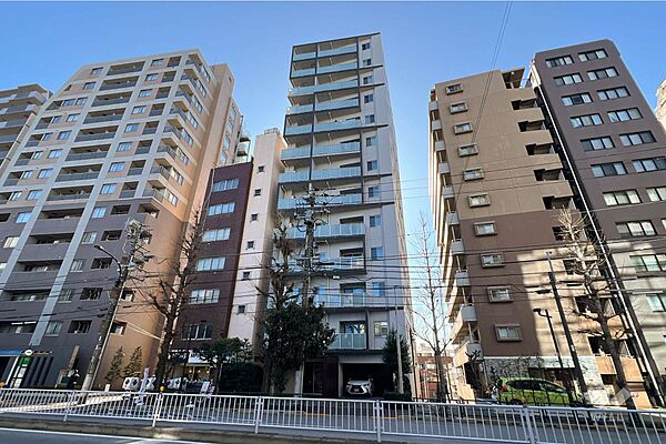 アクシア文京本駒込の外観（北東側から）