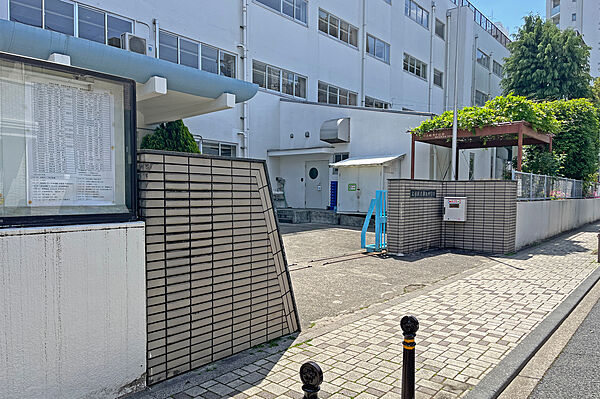 第九中学校[公立]の外観