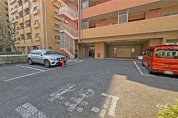 敷地内駐車場（屋外平面式）