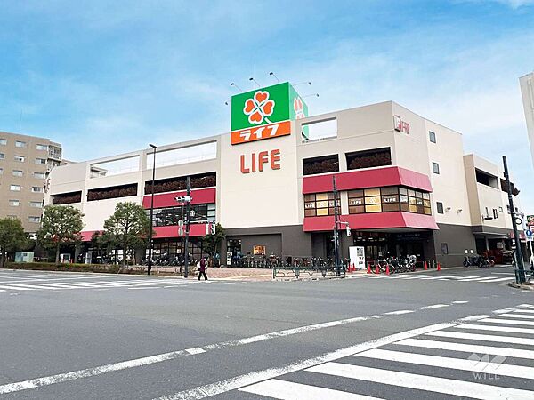 ライフ(千川駅前店)の外観