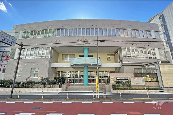 牛込仲之小学校[公立]の外観
