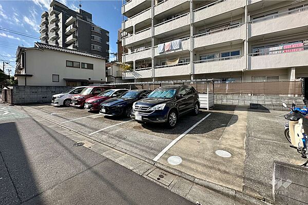 敷地内駐車場（屋外平面式）