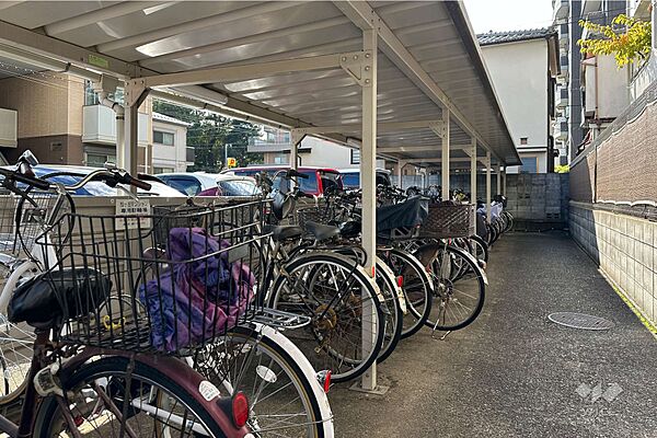 駐輪場（屋根あり）
