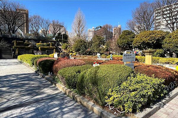 礫川公園の外観