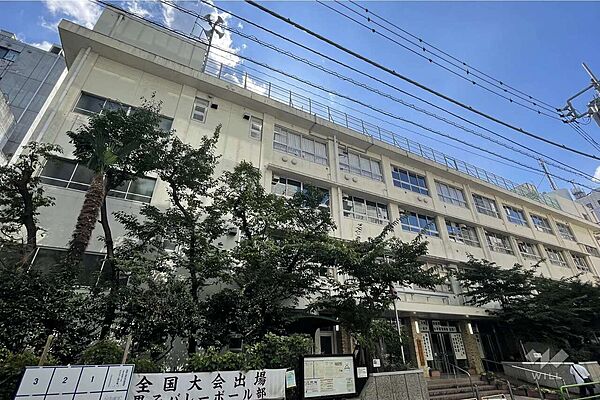 御徒町台東中学校[公立]の外観
