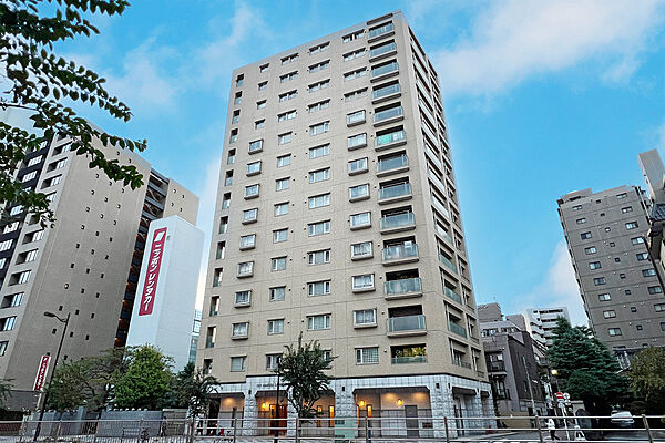 アルス浅草ラルジュールの外観（北東側から）