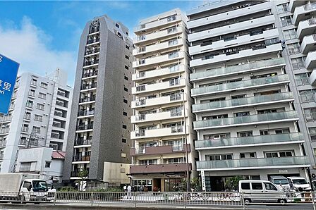 下谷第2サマリヤマンションの外観（東側から）