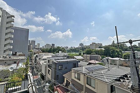 バルコニーからの眺め（南東方向）［2026年8月24日撮影］