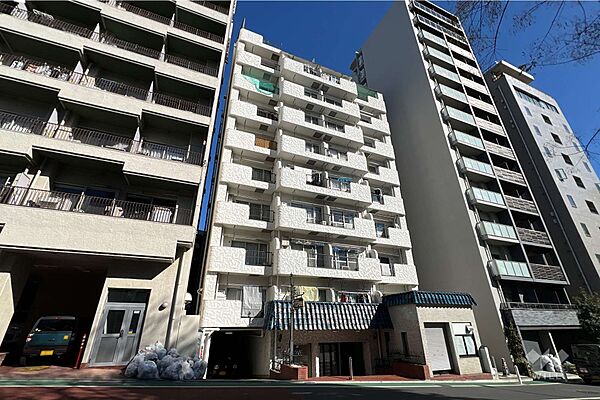 マンションヴィップ四谷の外観（南西側から）