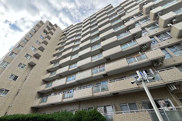 朝日白山マンションの外観（北東側から）