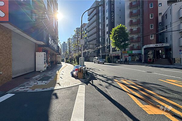 敷地南西側の前面道路