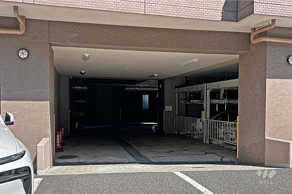 敷地内駐車場（屋内機械式）