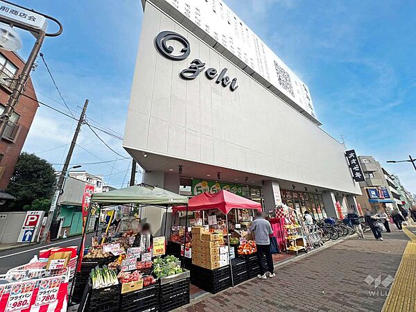 オオゼキ(千川駅前店)の外観