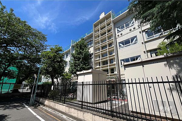 駒込中学校[公立]の外観