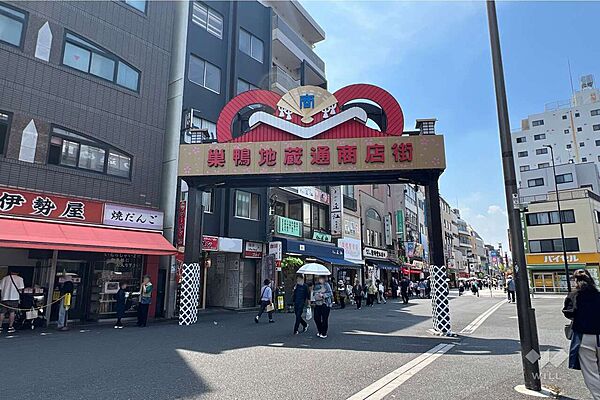 巣鴨地蔵通商店街の外観