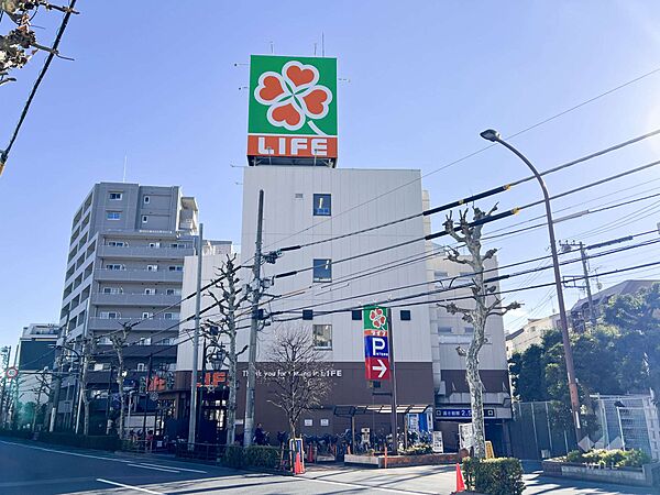 ライフ(新大塚店)の外観
