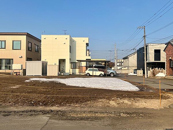 玄関を開けた瞬間から家中どこでも快適温度！部屋ごとの温度差がないため、冬のヒートショックのリスクを軽減し、夏は涼しくぐっすり眠れます。薄着で心地よいストレスフリーな暮らしを。