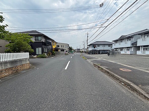 西向き・前面道路