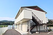 ガレージライフ高松東 2階 築15年7ヶ月の賃貸物件