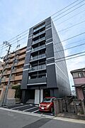 花園駅より徒歩3分 築4年2ヶ月 8階建の賃貸物件