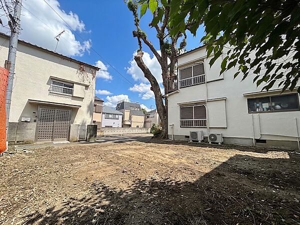 陽当りや通風、街並み、おすすめのお店や近隣・周辺環境等、お伝えしたい情報が現地にあります。是非一度、ご自身の目でご確認ください。