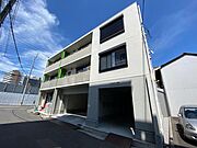 高松駅より徒歩10分 築9年5ヶ月 3階建の賃貸物件