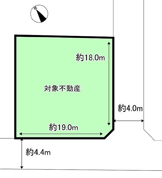 約19.0mの広い間口と約18.0mの奥行きを持つ土地。ゆとりのある住まいづくりが実現します。