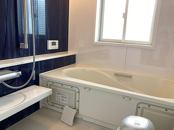 換気も採光も叶う窓付き浴室で、毎日のバスタイムを快適に過ごせる住まい