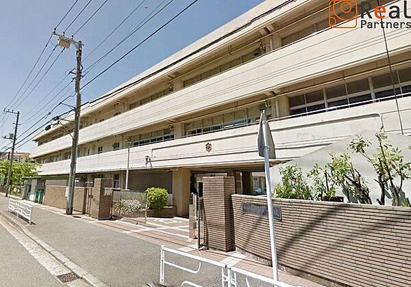 横浜市立浦島丘中学校 徒歩7分。 530m
