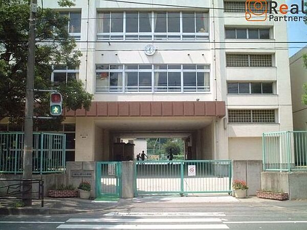 川崎市立野川小学校 徒歩17分。 1330m