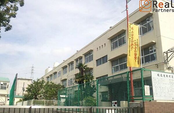 横浜市立上飯田小学校 徒歩9分。 720m