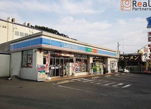 ローソン横浜栄飯島町店 徒歩9分。 680m