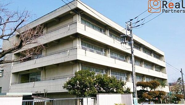 横浜市立東小学校 徒歩6分。 450m