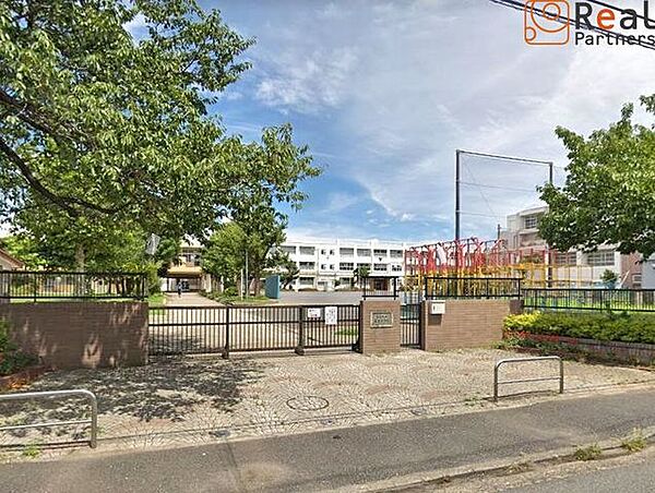 横浜市立潮田小学校 徒歩3分。 240m