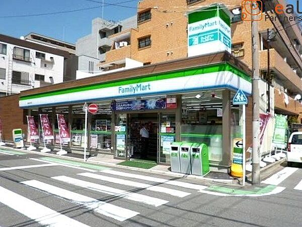 ファミリーマート横浜新川町店 徒歩1分。 30m