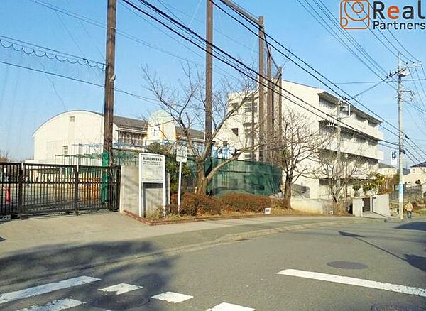 横浜市立南山田小学校 徒歩2分。 100m