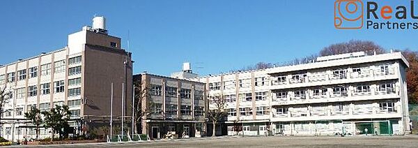 横浜市立永田中学校 徒歩17分。 1290m