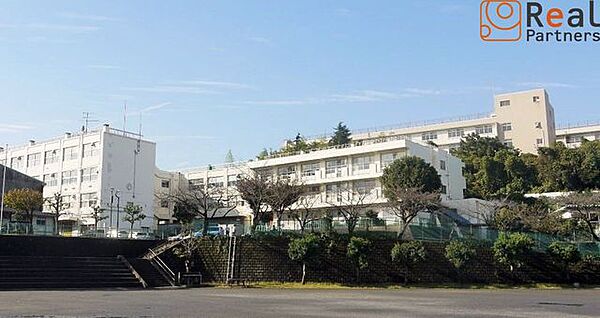 横浜市立芹が谷中学校 徒歩18分。 1370m