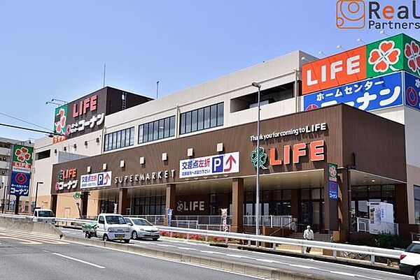 ライフ戸塚汲沢店 徒歩5分。 370m