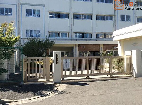 横浜市立新橋小学校 徒歩10分。 790m