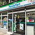 周辺：ファミリーマート横浜弥生町店 徒歩1分。 60m
