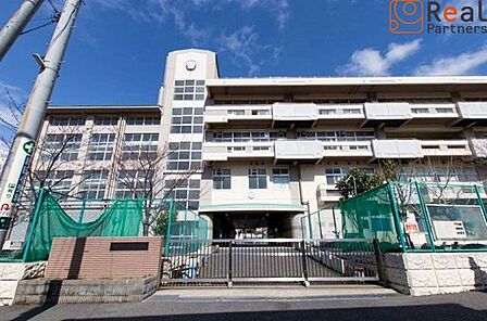 横浜市立杉田小学校 徒歩13分。 1020m